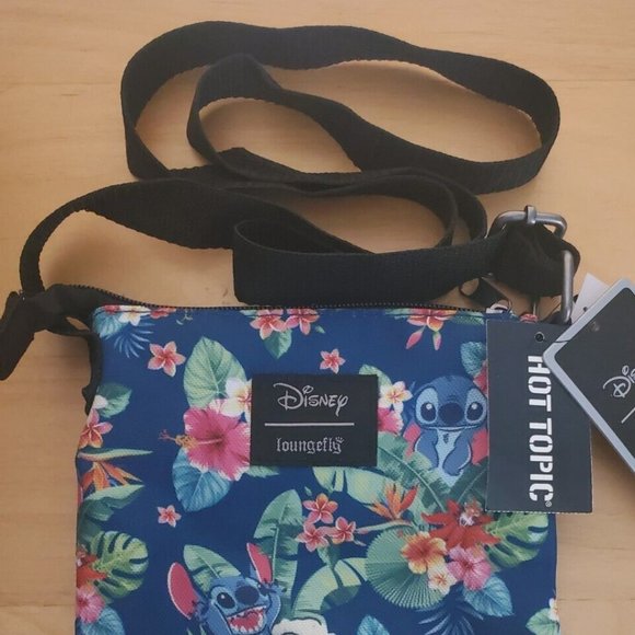 Disney Loungefly Lilo And Stitch Tropical Passport Crossbody Purse Bag - Picture 2 of 7